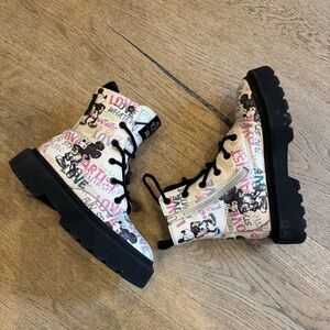 Zara girls Boots with Black and White Graffiti Design